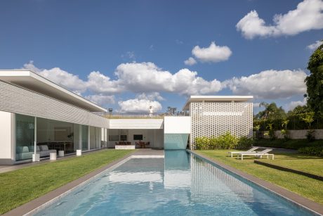 Brick Award 26 Nominee White House - Bloco arquitetos