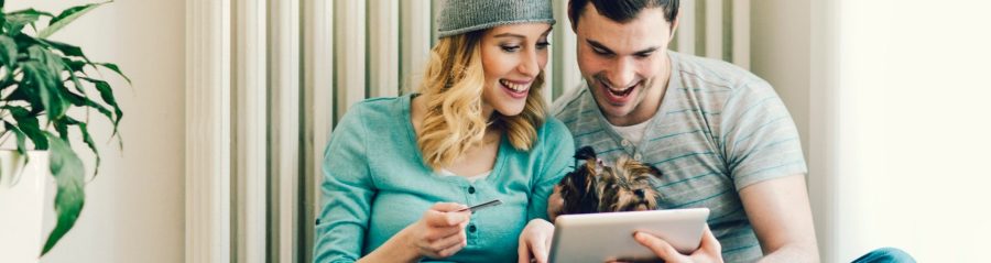 Stock_csalad_tablet HU