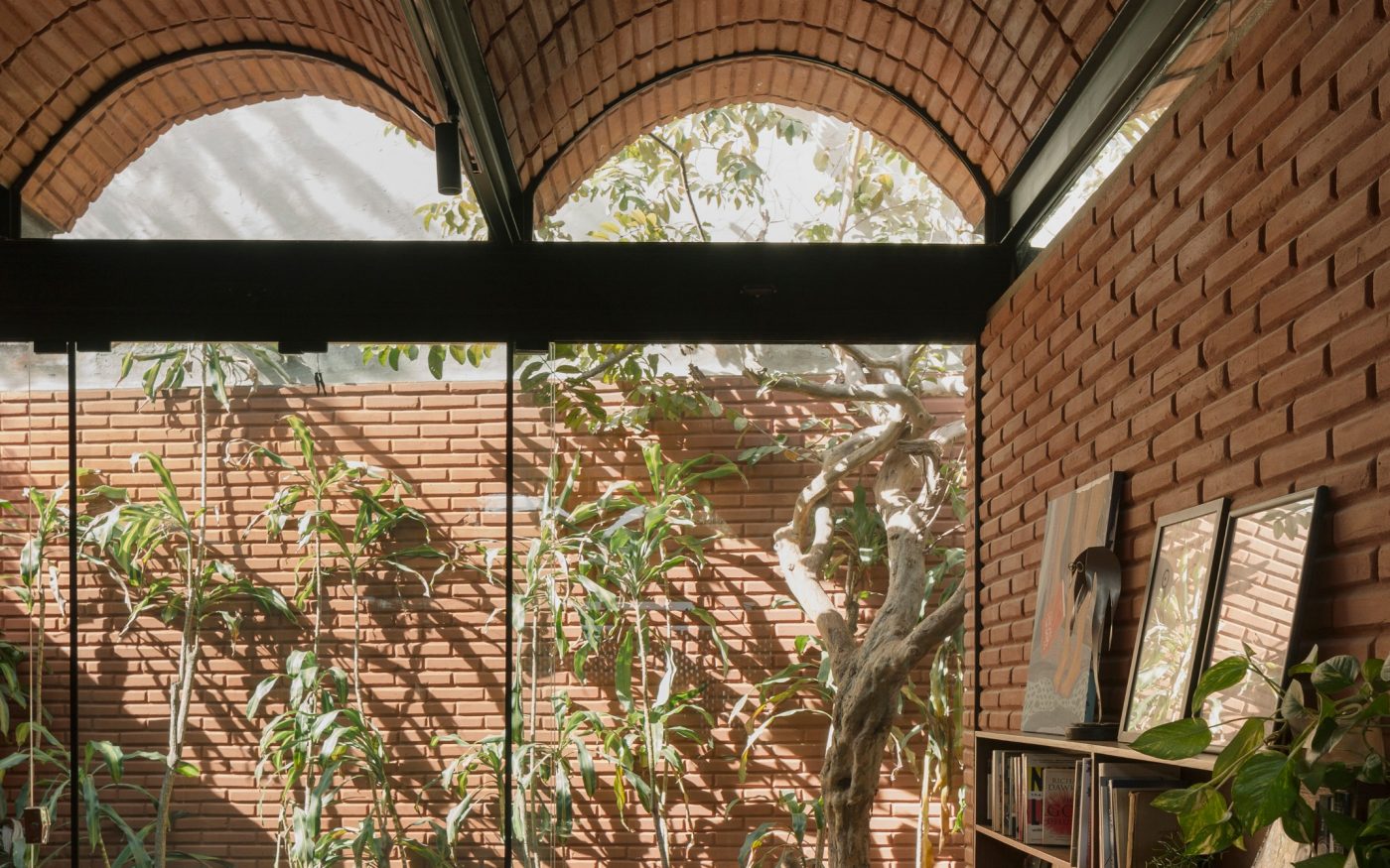 Brick Award 24 Nominee Intermediate House, Category Feeling at home, Architect: Equipo de Arquitectura