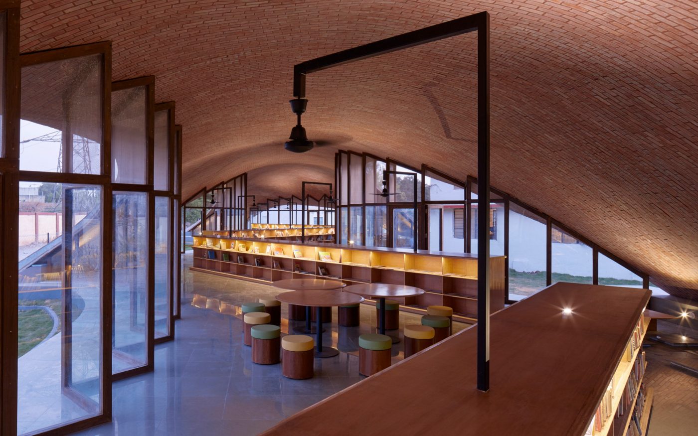 Maya Somaiya könyvtár