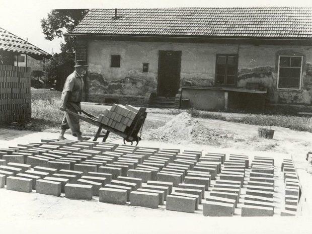A glimpse into the the early days of brick making at Wienerberger in Vienna. 