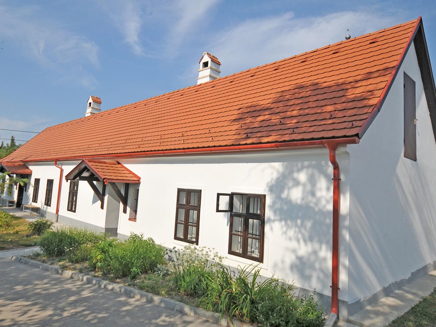 kerámia tetőcserép állja az idő és az időjárás próbáját